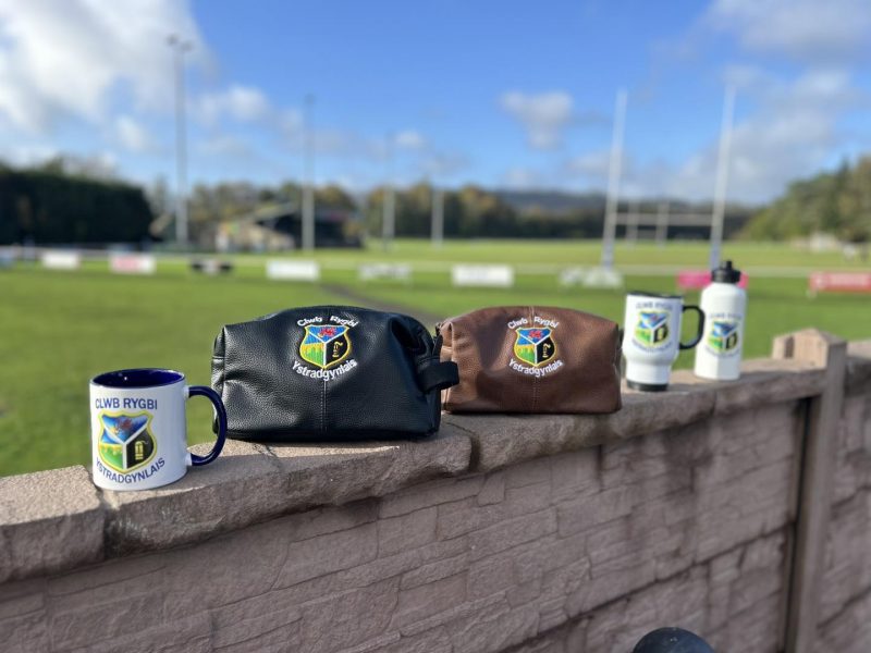 Ystradgynlais Rugby Wash Bag - Image 4