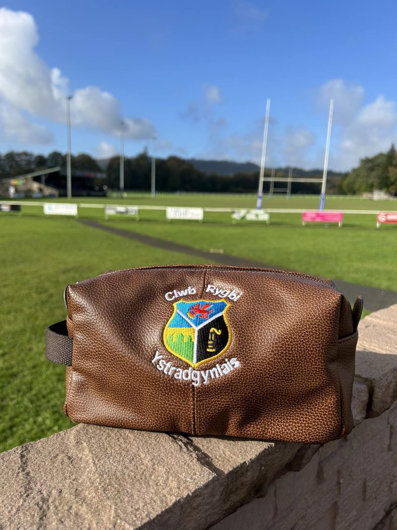 Ystradgynlais Rugby Wash Bag - Image 2